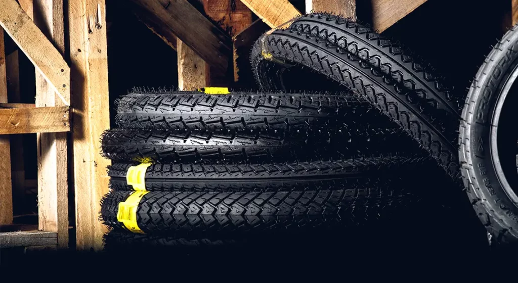 pneus empilhados representando como escolher pneu